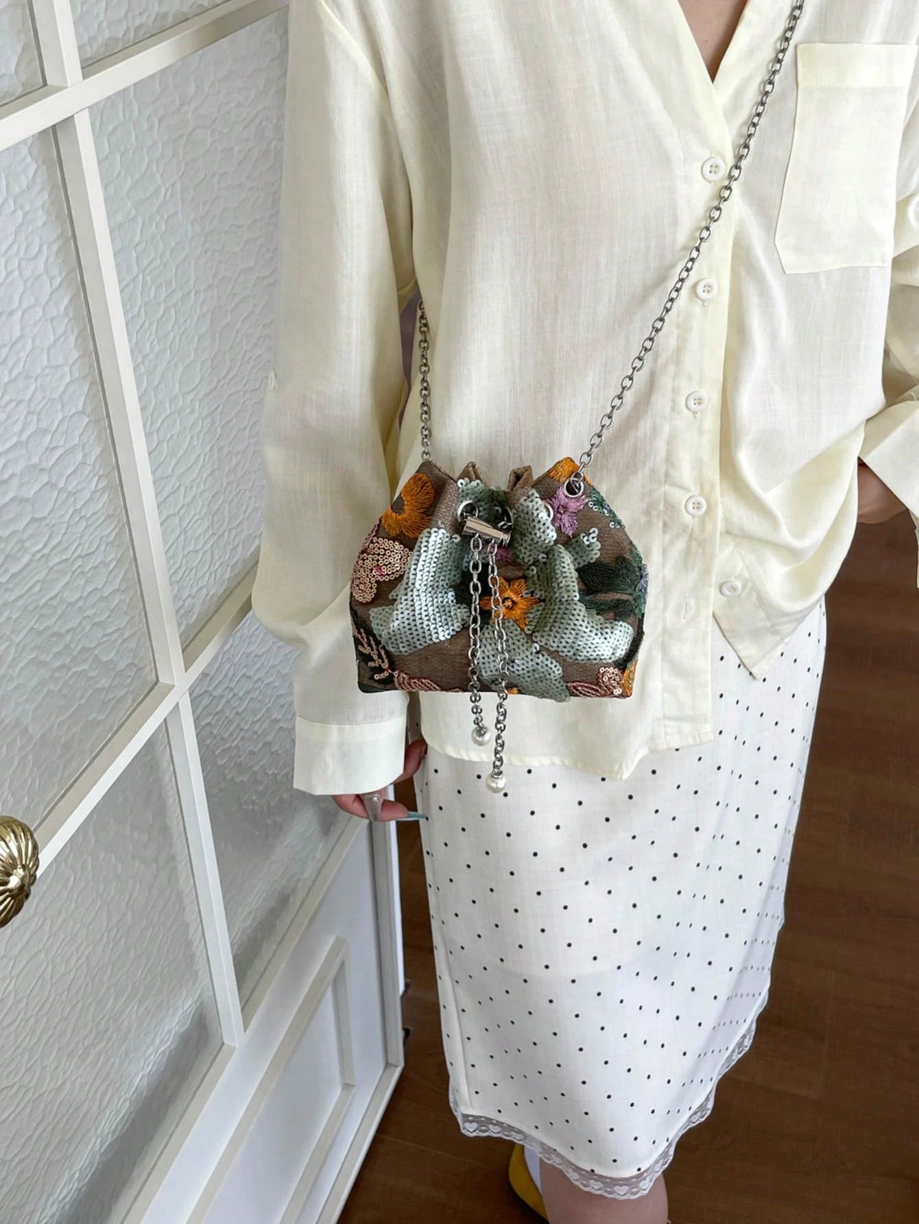 New Chinese Style Retro National Style Bucket Bag For Women, New Craftsmanship Mesh Embroidery Floral Sequin Chain Crossbody Bag