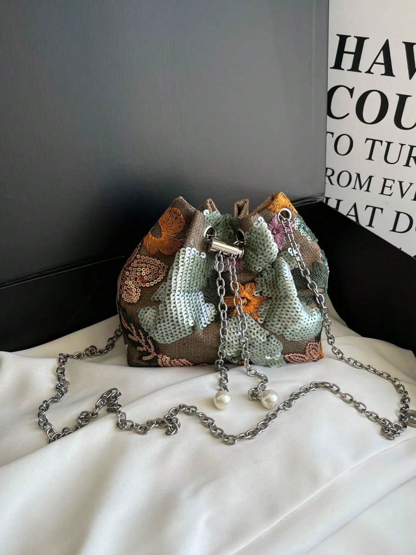 New Chinese Style Retro National Style Bucket Bag For Women, New Craftsmanship Mesh Embroidery Floral Sequin Chain Crossbody Bag