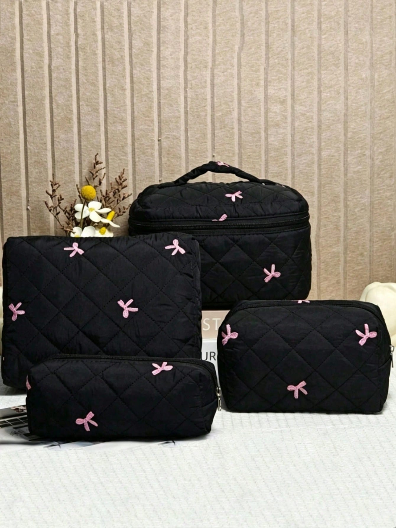 New Embroidered Bowknot Series Makeup Bag, Highly Attractive Fresh Minimalist Versatile, Quilted Grid Embroidered Bowknot Pattern Women's Cosmetic Tool Storage Bag, Daily Necessities Storage Bag, Stud