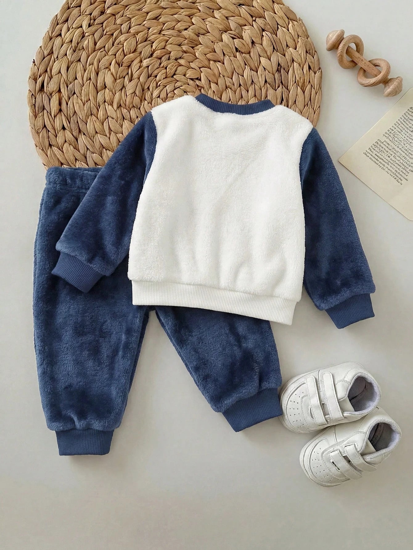 Newborn Baby Fluffy Cartoon Pattern Long Sleeve Sweatshirt And Pants Set
