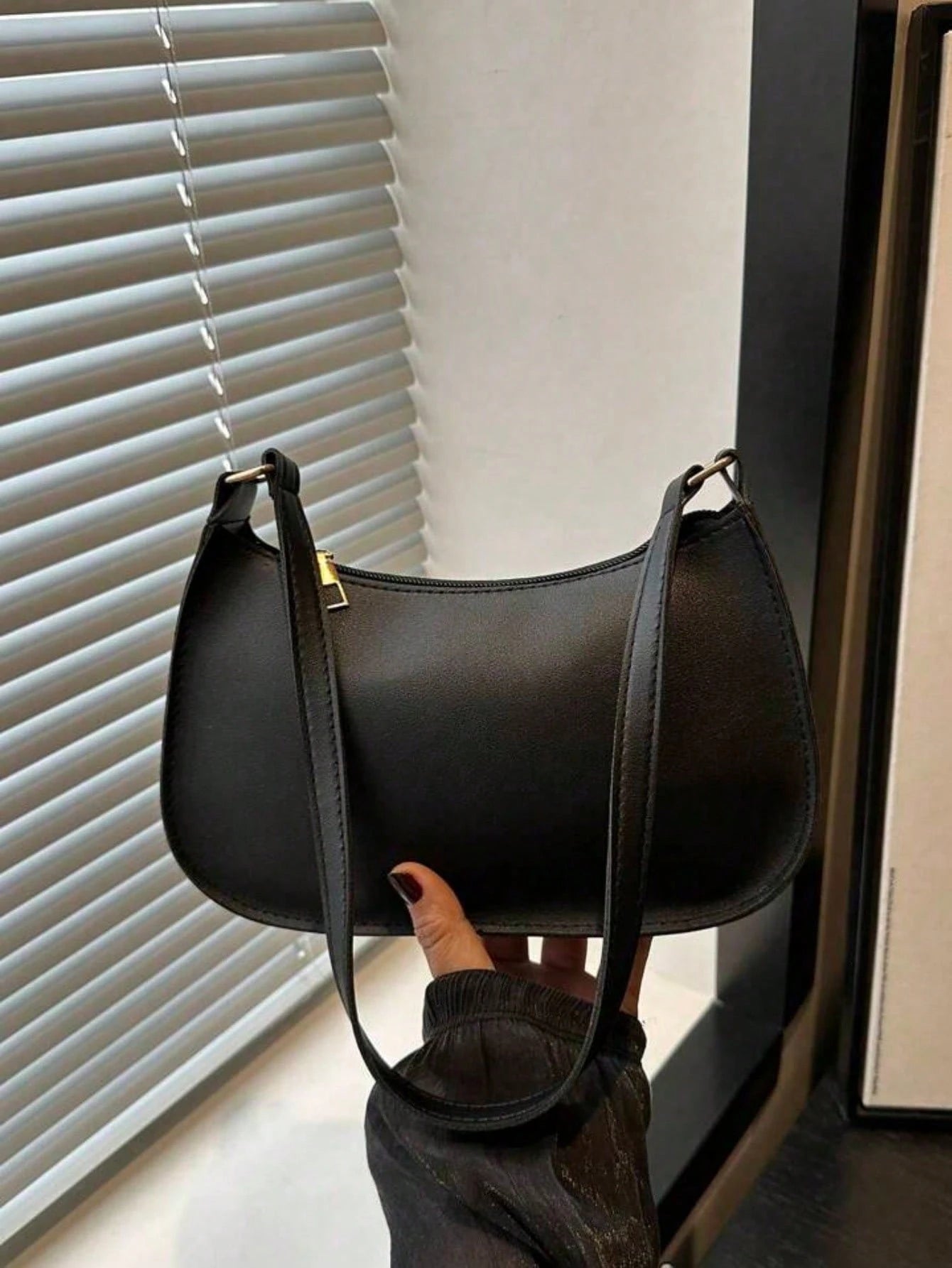 Novachic Women's Autumn Outfit, Cute Cherry Pendant Decoration, Minimalist Shoulder Underarm Bag, Zipper Closure, Vintage Style