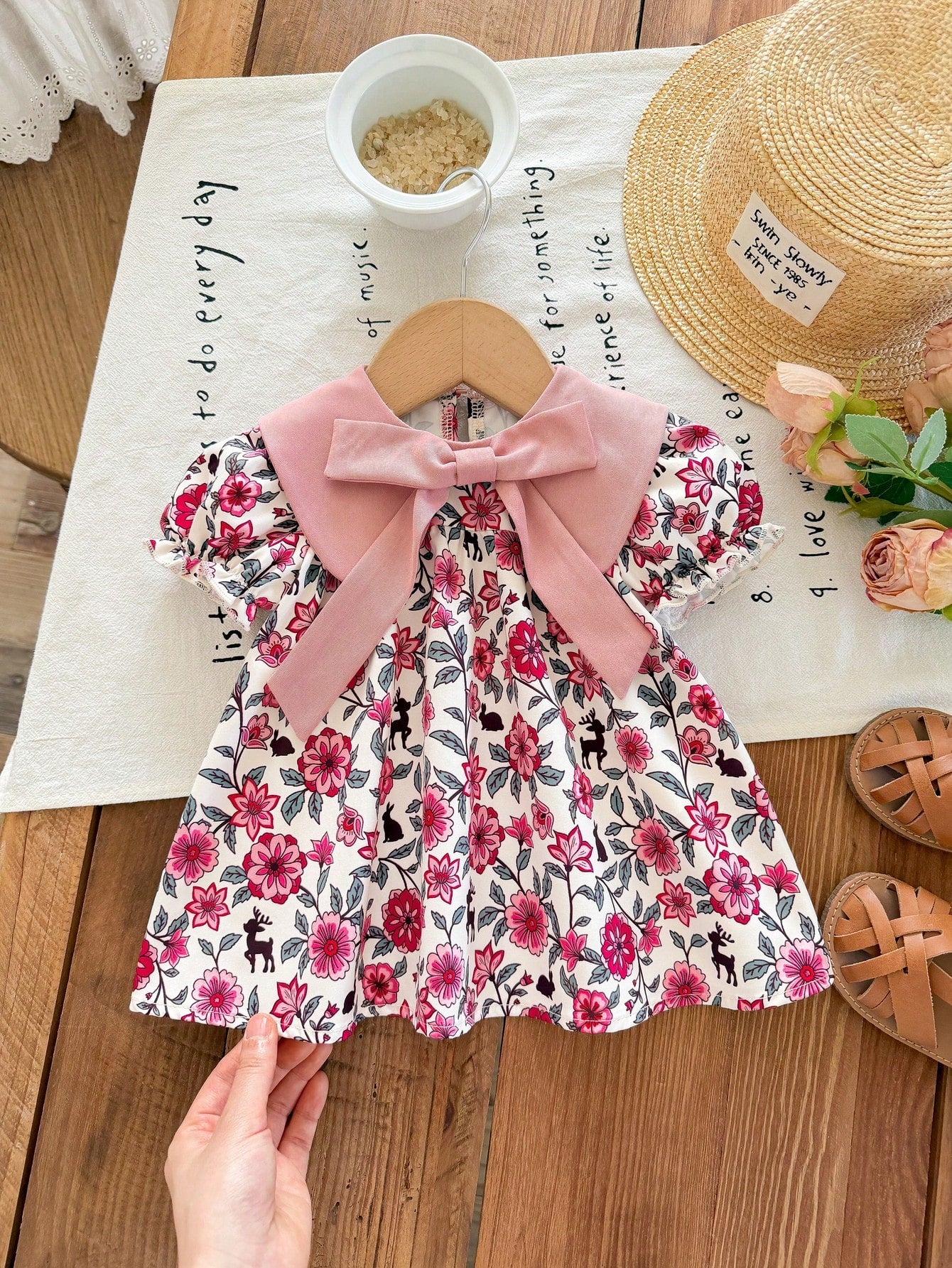 One-Piece Newborn Casual, Simple, Loose-Fitting Cartoon Pattern Round Neck Short-Sleeved Dress, Perfect For Summer.