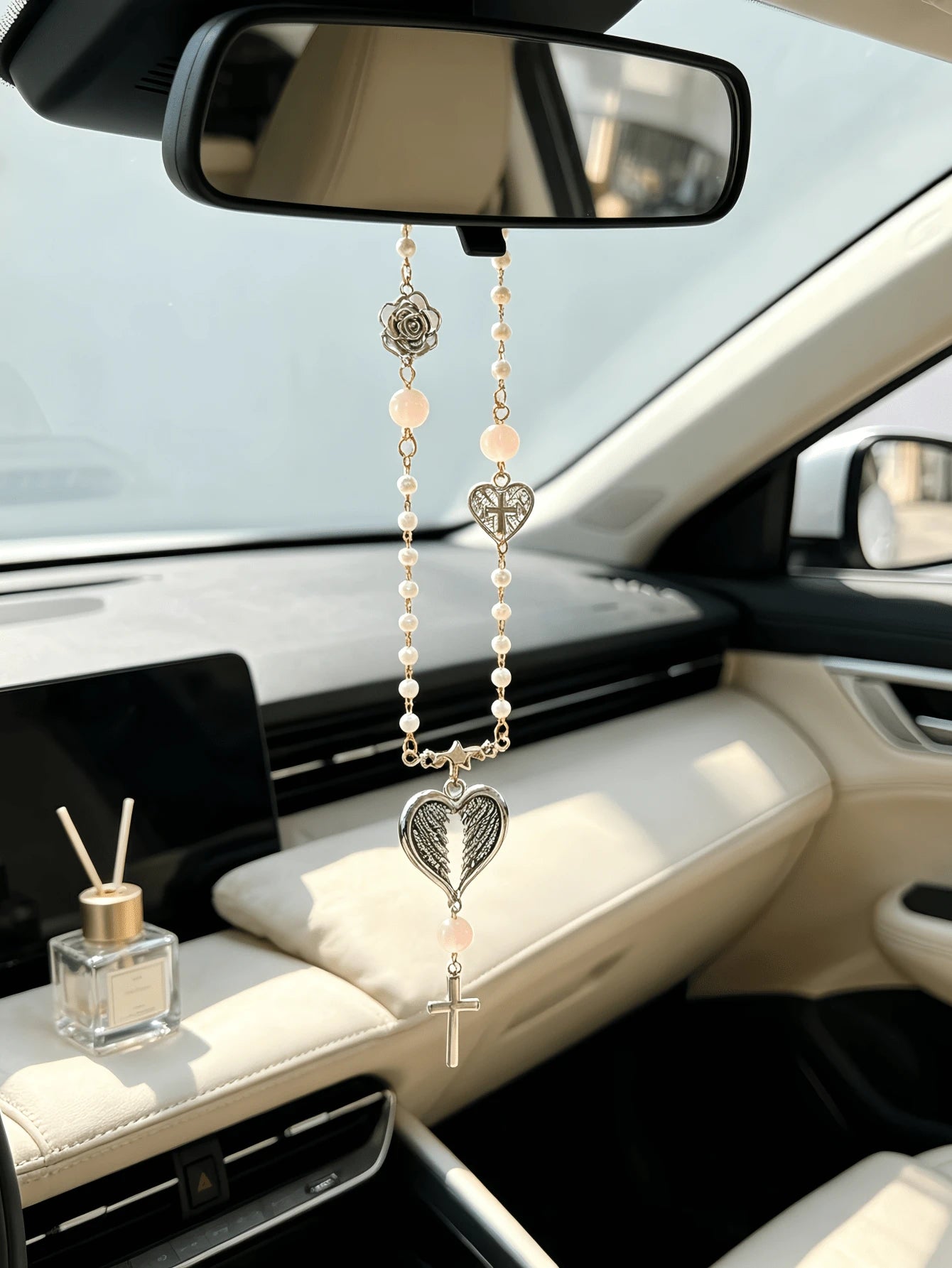 Pearl Beaded Car Rearview Mirror Hanging Ornament, Vintage Rose Wing Heart Pendant Car Interior Decoration, Pink Beads Cute Women's Car Accessory, Car Rearview Mirror Hanging Decoration Gift