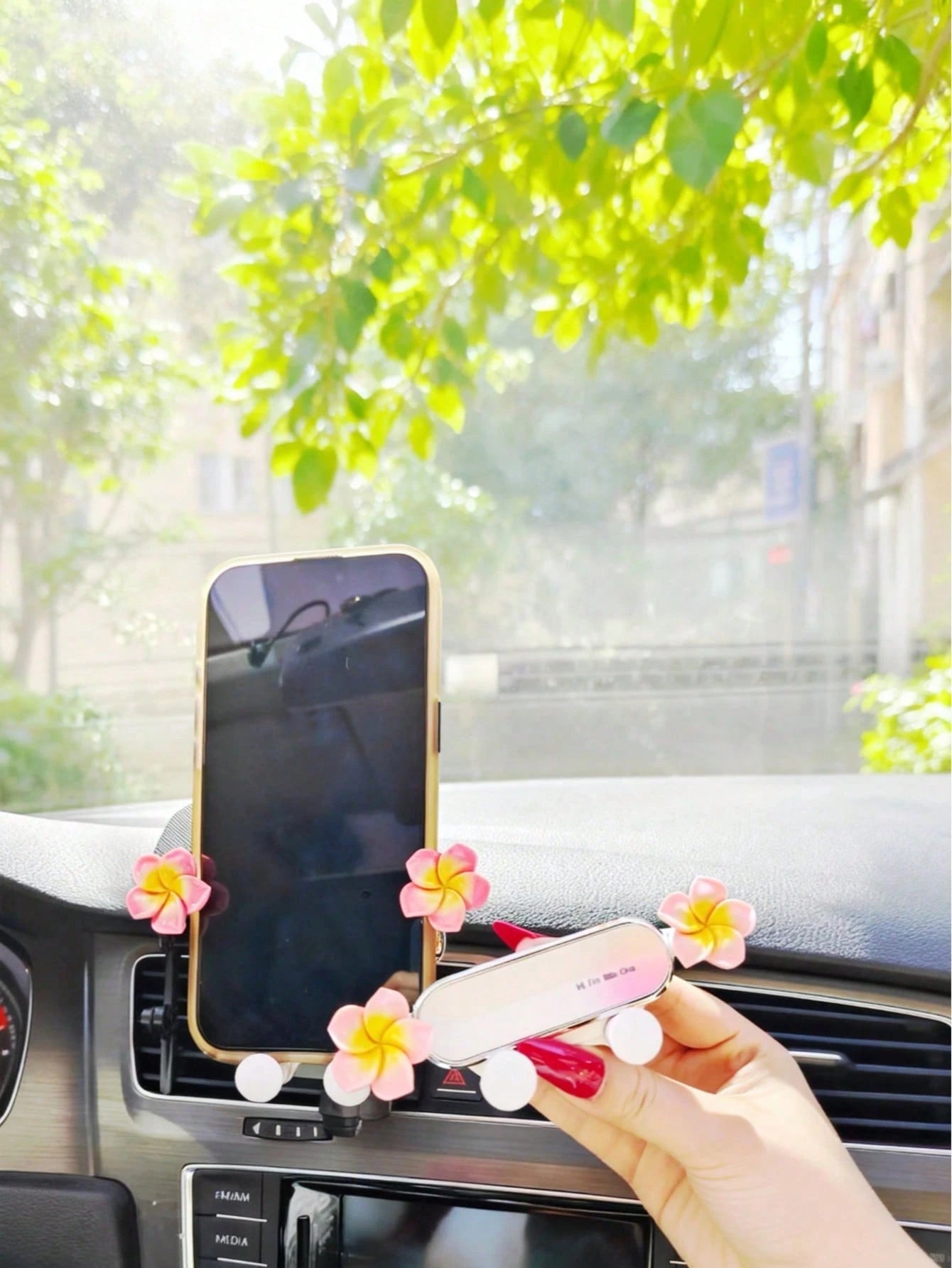 Plumeria Flower Decor Car Phone Holder, 360° Rotation Anti-Shake Air Vent Mount, Universal Hands-Free Stand For Navigation & Daily Commute