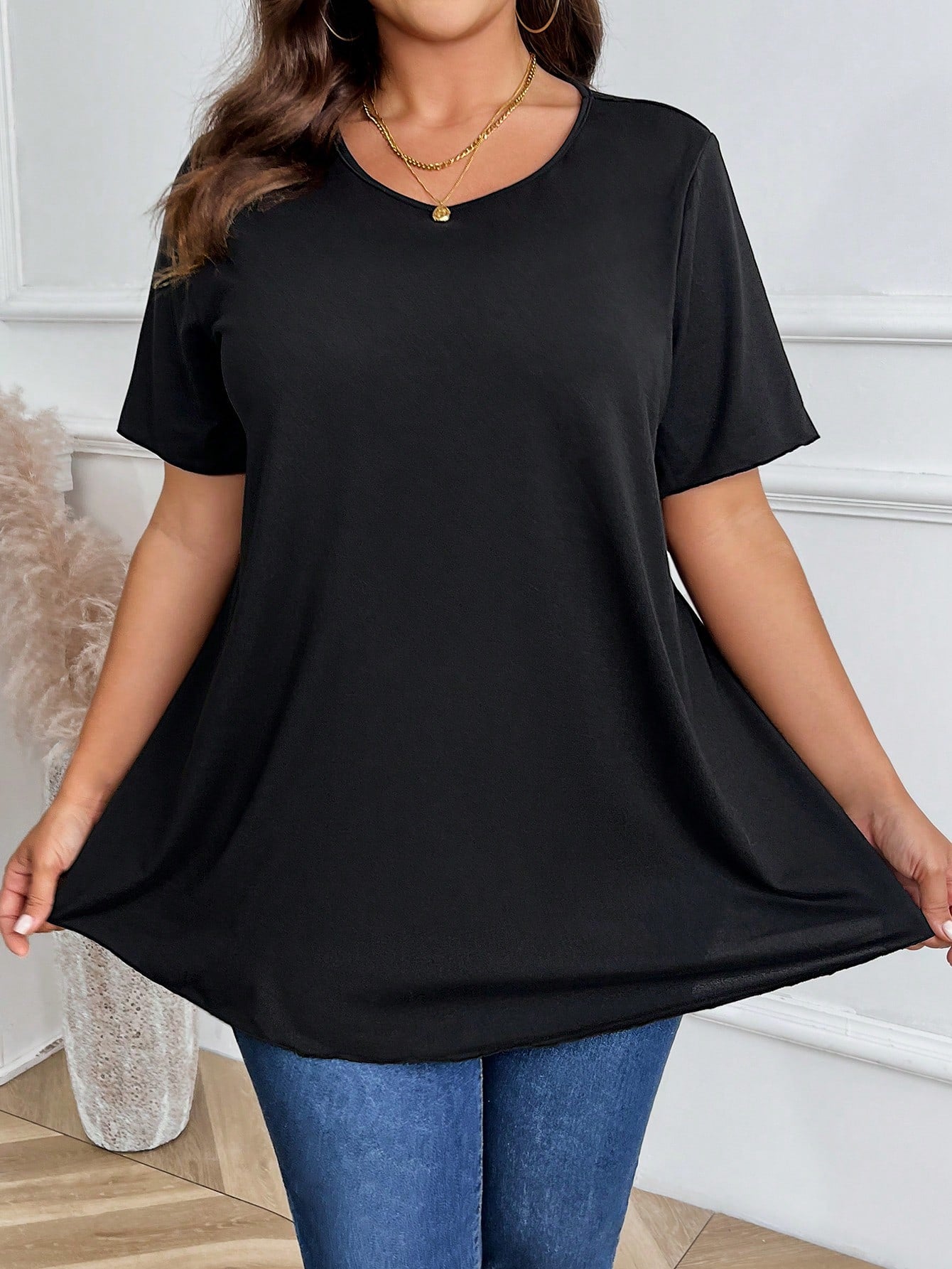 Plus Size Solid Color Round Neck Short Sleeve Casual Top