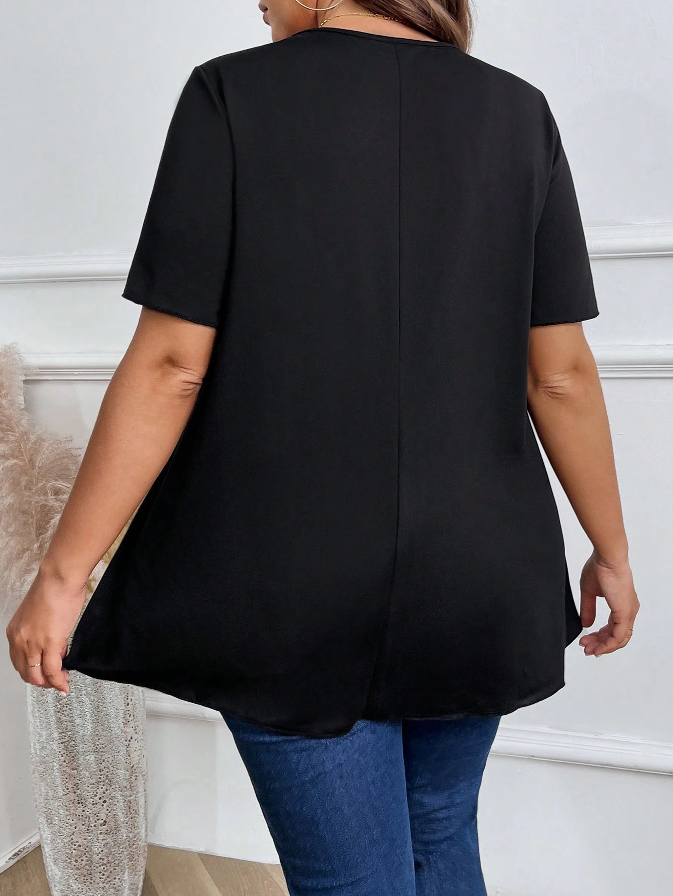 Plus Size Solid Color Round Neck Short Sleeve Casual Top