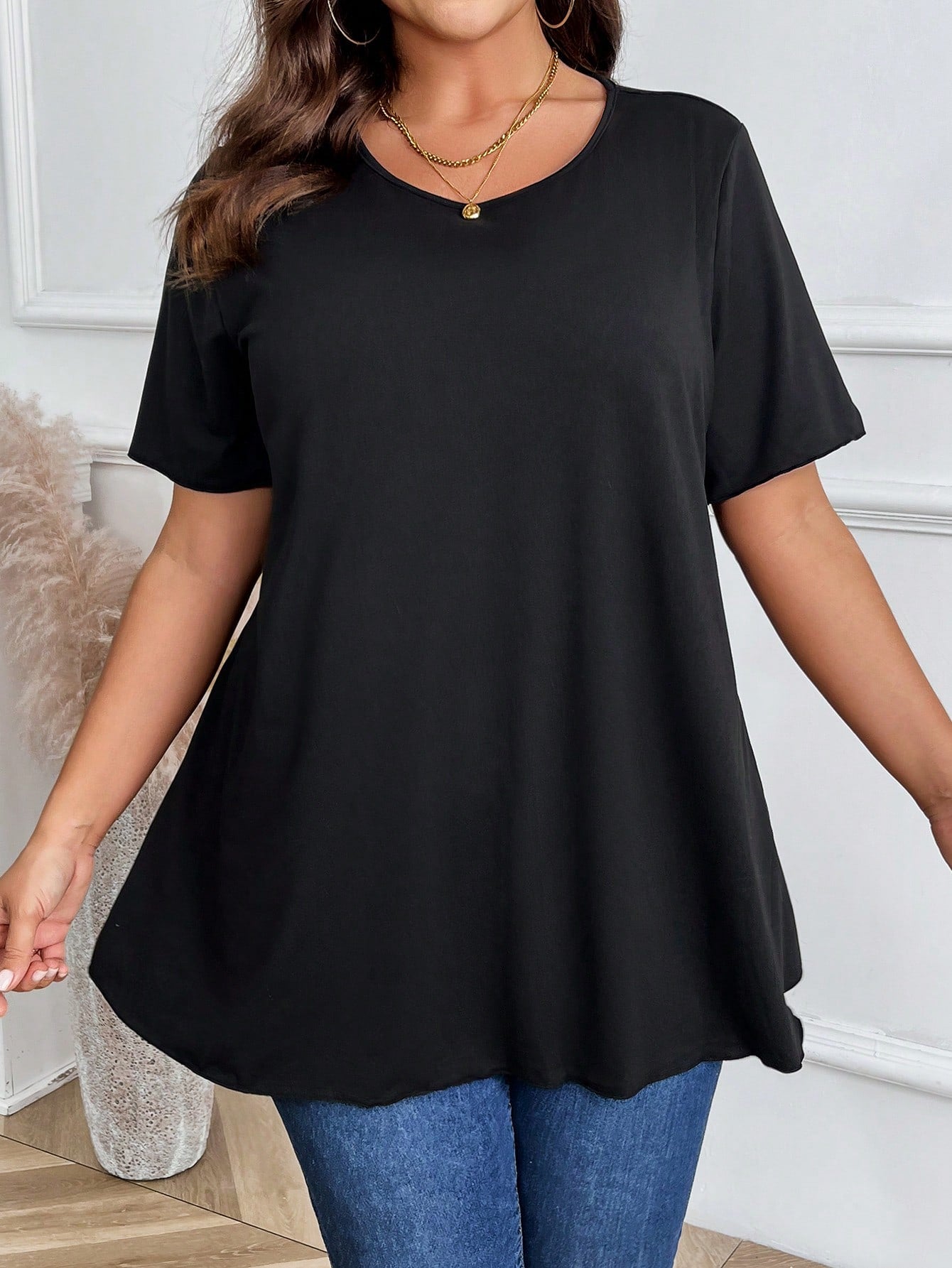 Plus Size Solid Color Round Neck Short Sleeve Casual Top
