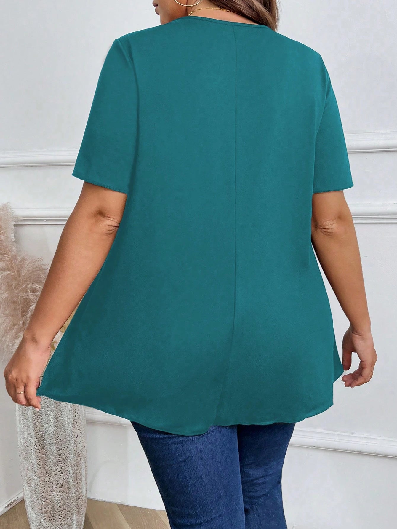 Plus Size Solid Color Round Neck Short Sleeve Casual Top