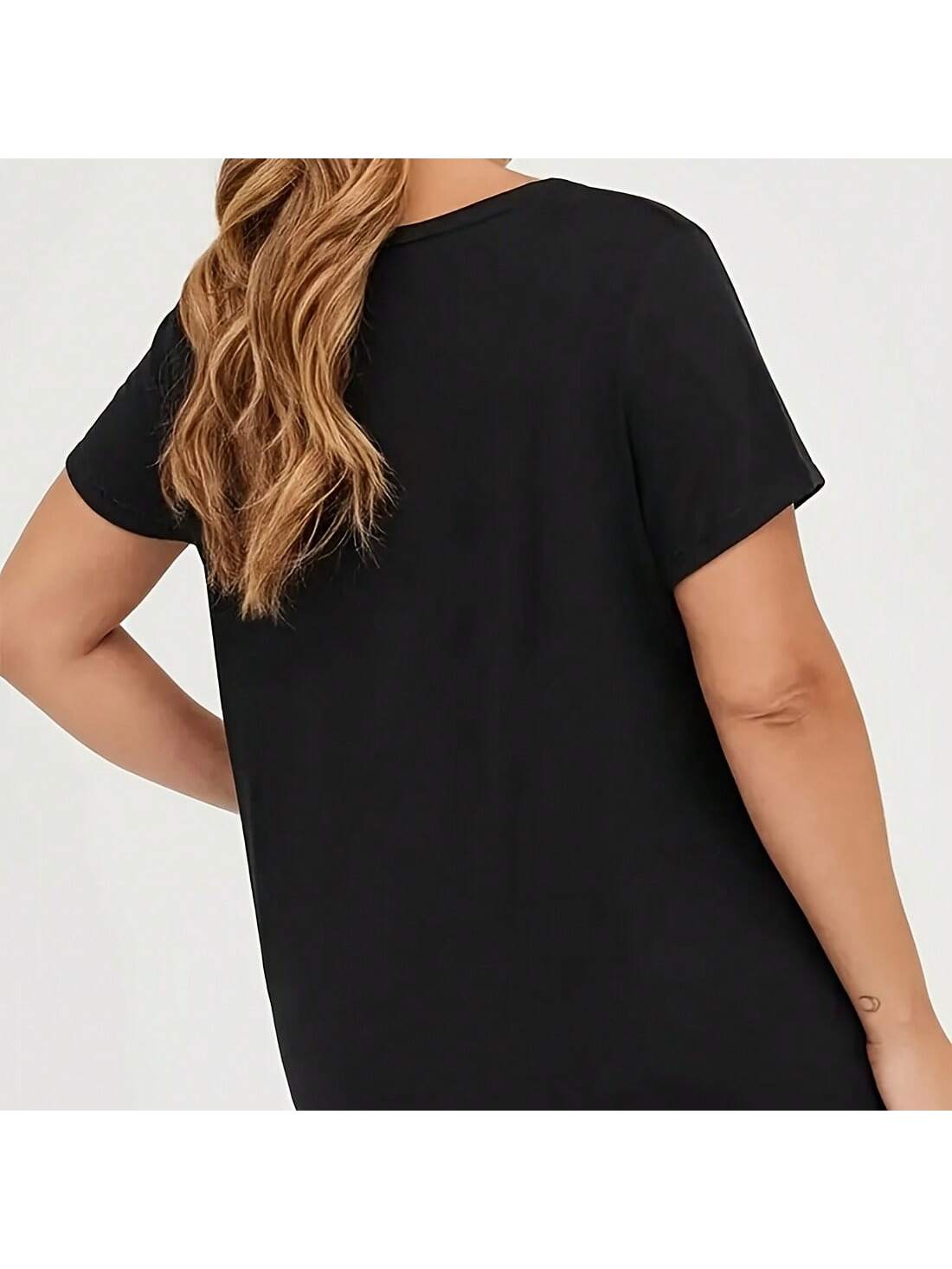 Plus Size- WELCOME TO IWISHABISH WOODS National Forest LAND OF AUDACITY Print Women'S T-Shirt Comfortable And Soft, Casual Crew Neck, Regular Sleeve