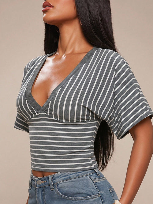 Radiana Women's Casual Sexy Versatile Blue And White Stripe Deep V-Neck Cropped T-Shirt, All-Match, Daily Casual Outings, Shopping, Vacation, Summer
