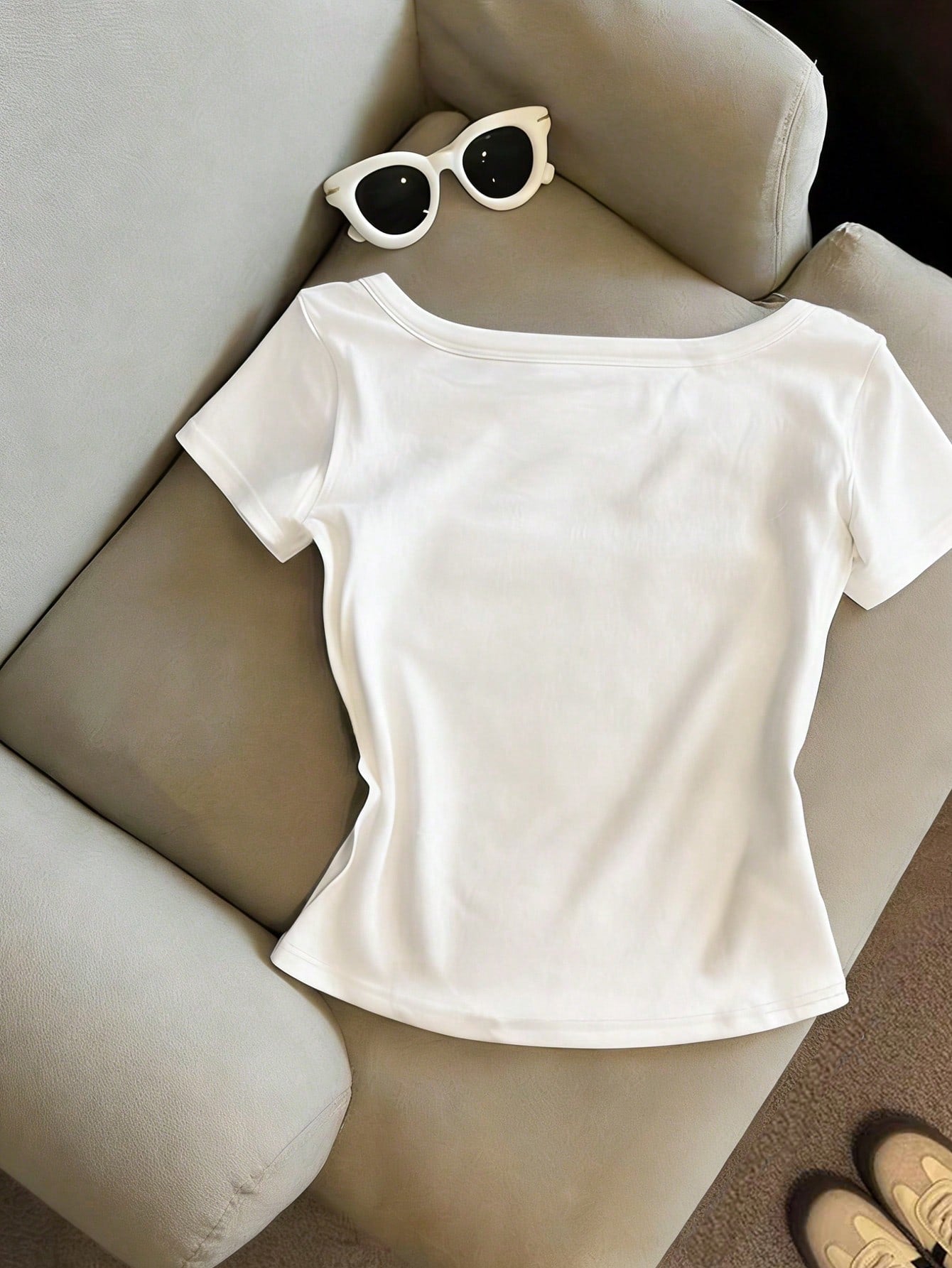 Resyla Women's Minimalist Versatile Padded Square Neck Tight Fit T-Shirt, Summer