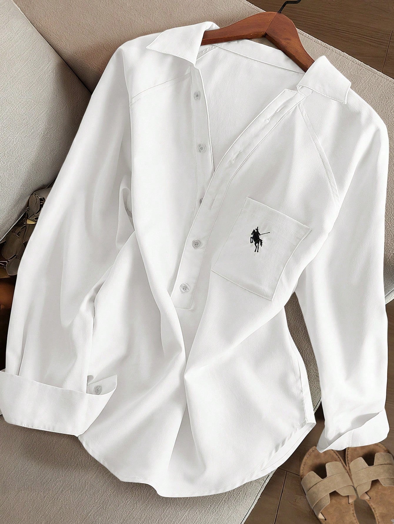 Resyla Women's Solid Color Minimalist Relaxed Fit Embroidered V-Neck Long Sleeve Shirt