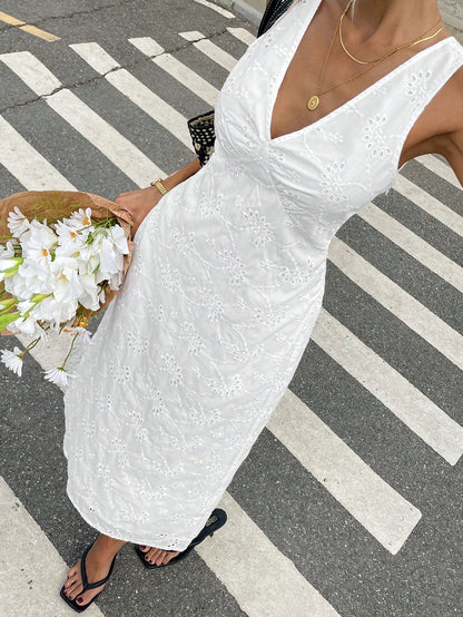 Serisse French Resort Slim Waist V-Neck Sleeveless Hollow Embroidery Dress Wedding Ladies Summer Elegant Spring New Year Party White Vacation Casual Holiday