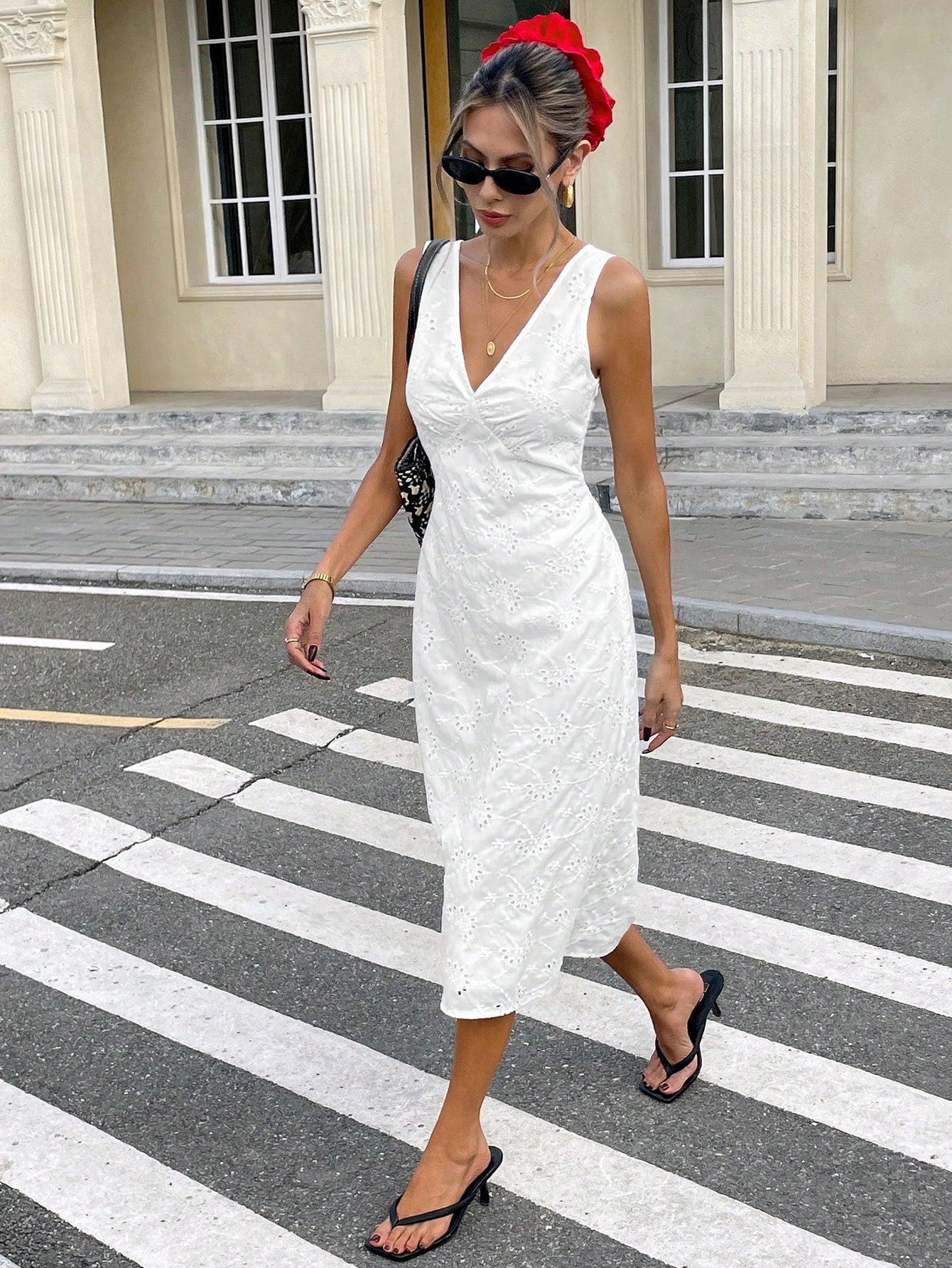 Serisse French Resort Slim Waist V-Neck Sleeveless Hollow Embroidery Dress Wedding Ladies Summer Elegant Spring New Year Party White Vacation Casual Holiday