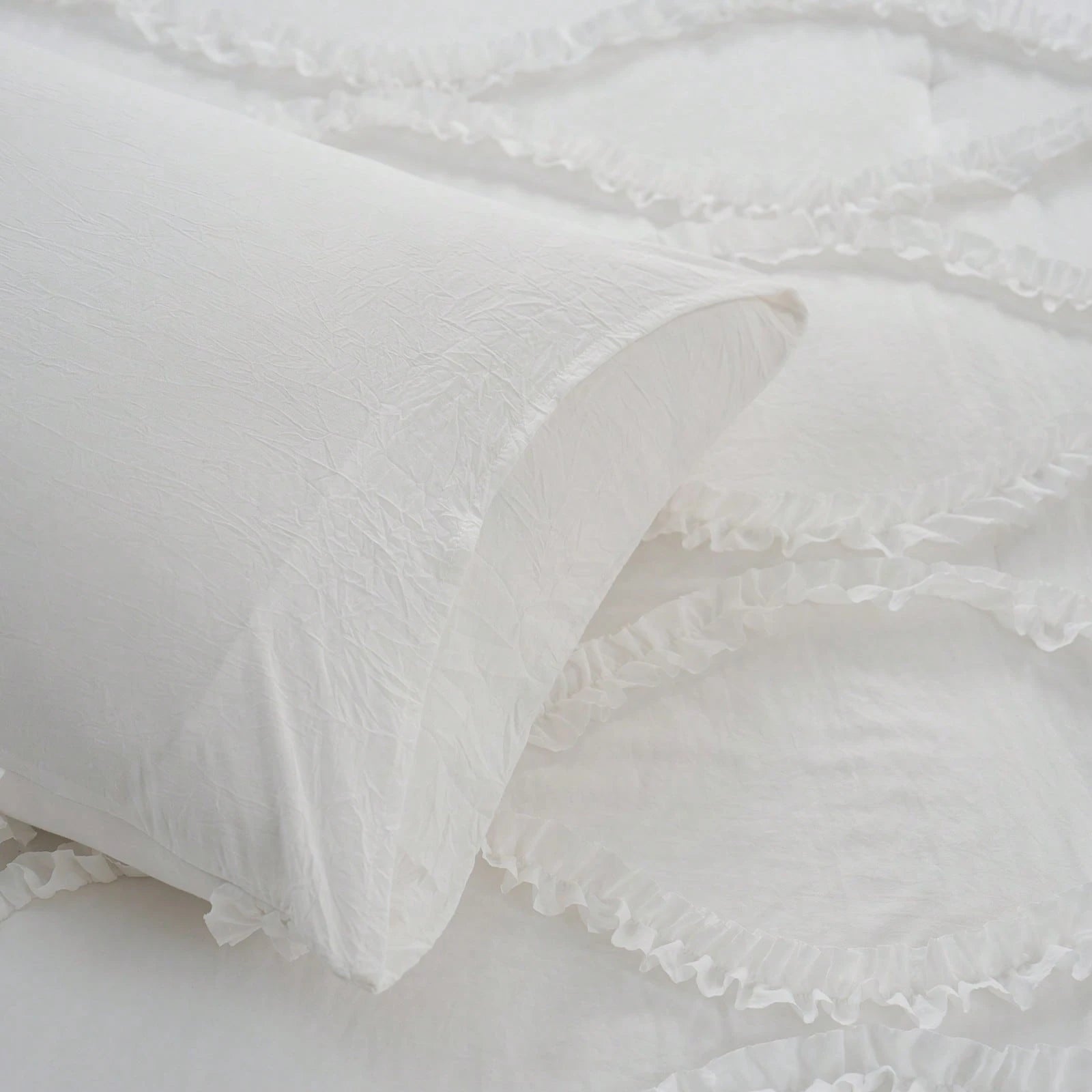 Shabby Chic Bedding Comforter Set Queen/King Size,White Comforter King Bed Set 3 Pcs,Vintage Boho Farmhouse Bedding Set,Ruffle Comforter Aesthetic Bedding Set For Women Adults Soft Lightweight Comfor
