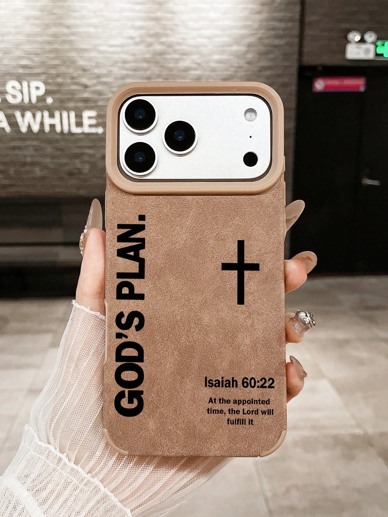 Shockproof Brown Suede Slogan Christian Faith Aesthetic Phone Case With "God's Plan" And Cross Bible Verse Compatible With IPhone 17 Pro, 13, 15, 16, 14, 17 Pro Max Easter Gift
