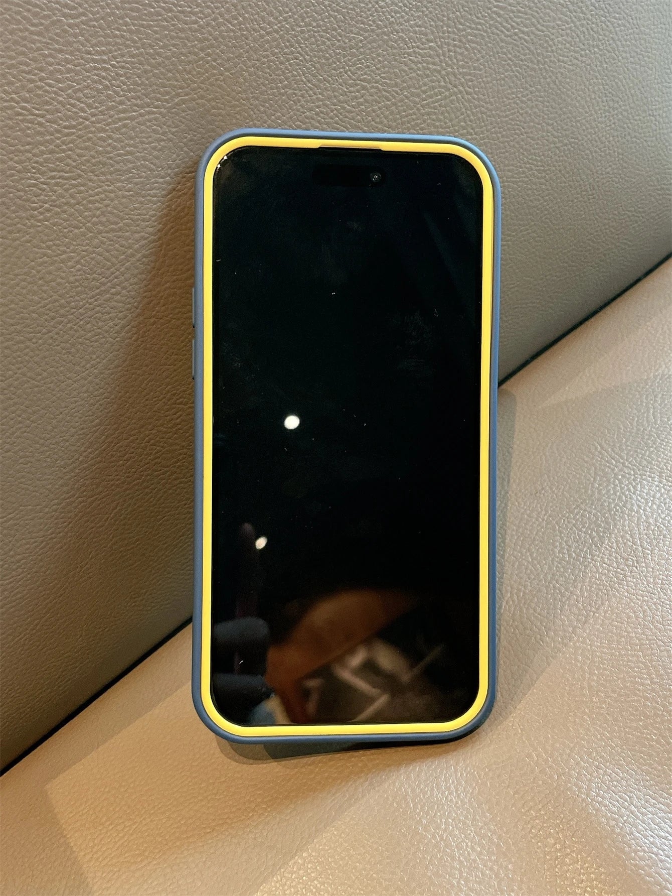 Shockproof Solid Color Solid Color Spray Painted Contrast Color 3-In-1 Anti-Drop Phone Case Compatible With IPhone 11, 12, 13, 11, 16, 17, 17 Pro Max, 13 Pro Max, 16 Plus, 16 Pro Max, 16 Pro, 14 Pro