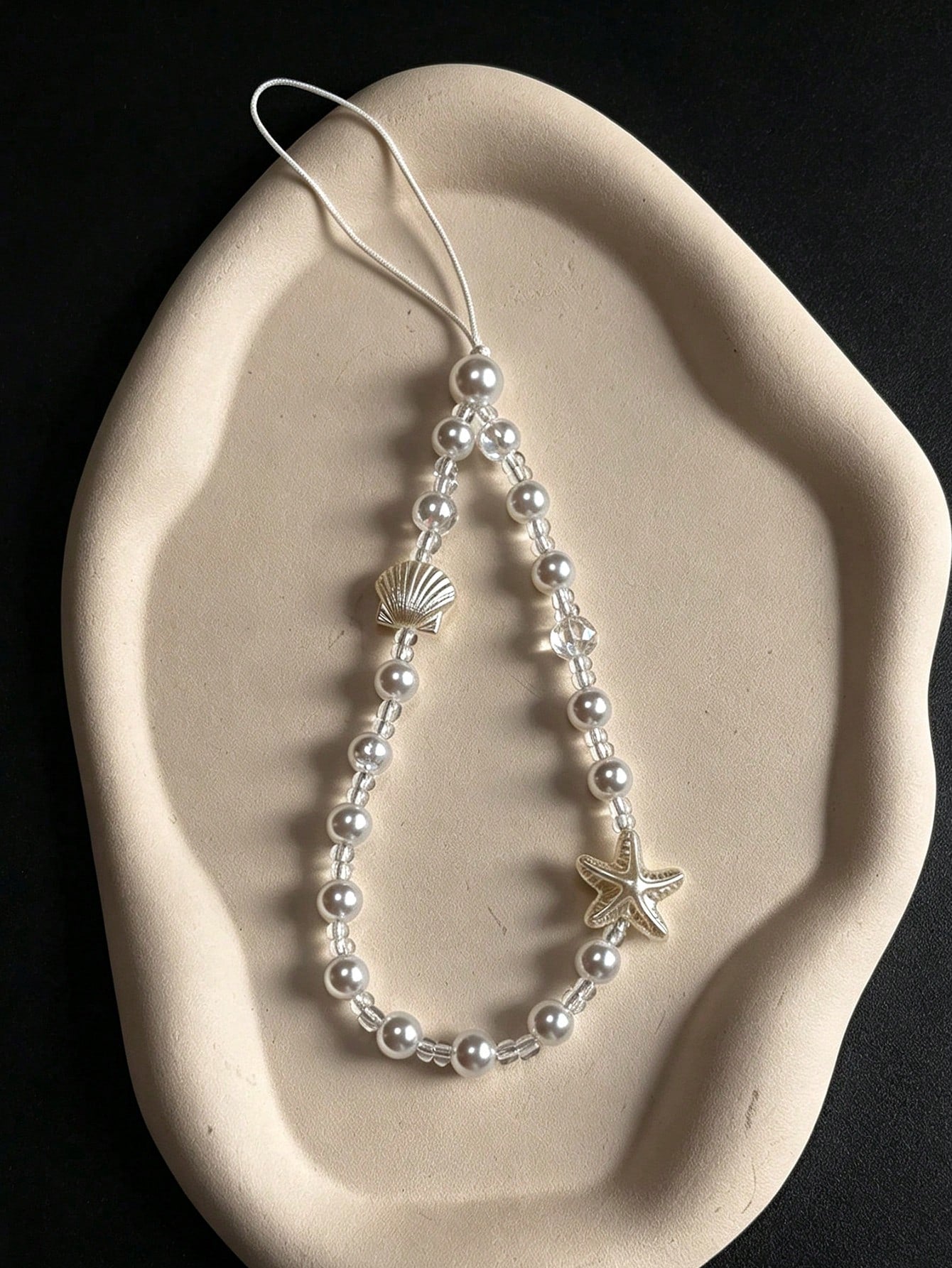 Silver Embossed Shell Gradient Pearl Thin Cord Phone Lanyard, Metal-Free Direct-Through Ocean Style Pearl Short Wrist Strap, Summer Beach Vacation Gentle Girl Anti-Loss Phone Wrist Strap, Minimalist F