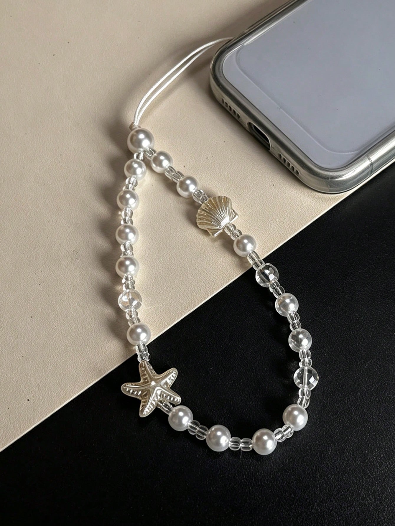 Silver Embossed Shell Gradient Pearl Thin Cord Phone Lanyard, Metal-Free Direct-Through Ocean Style Pearl Short Wrist Strap, Summer Beach Vacation Gentle Girl Anti-Loss Phone Wrist Strap, Minimalist F