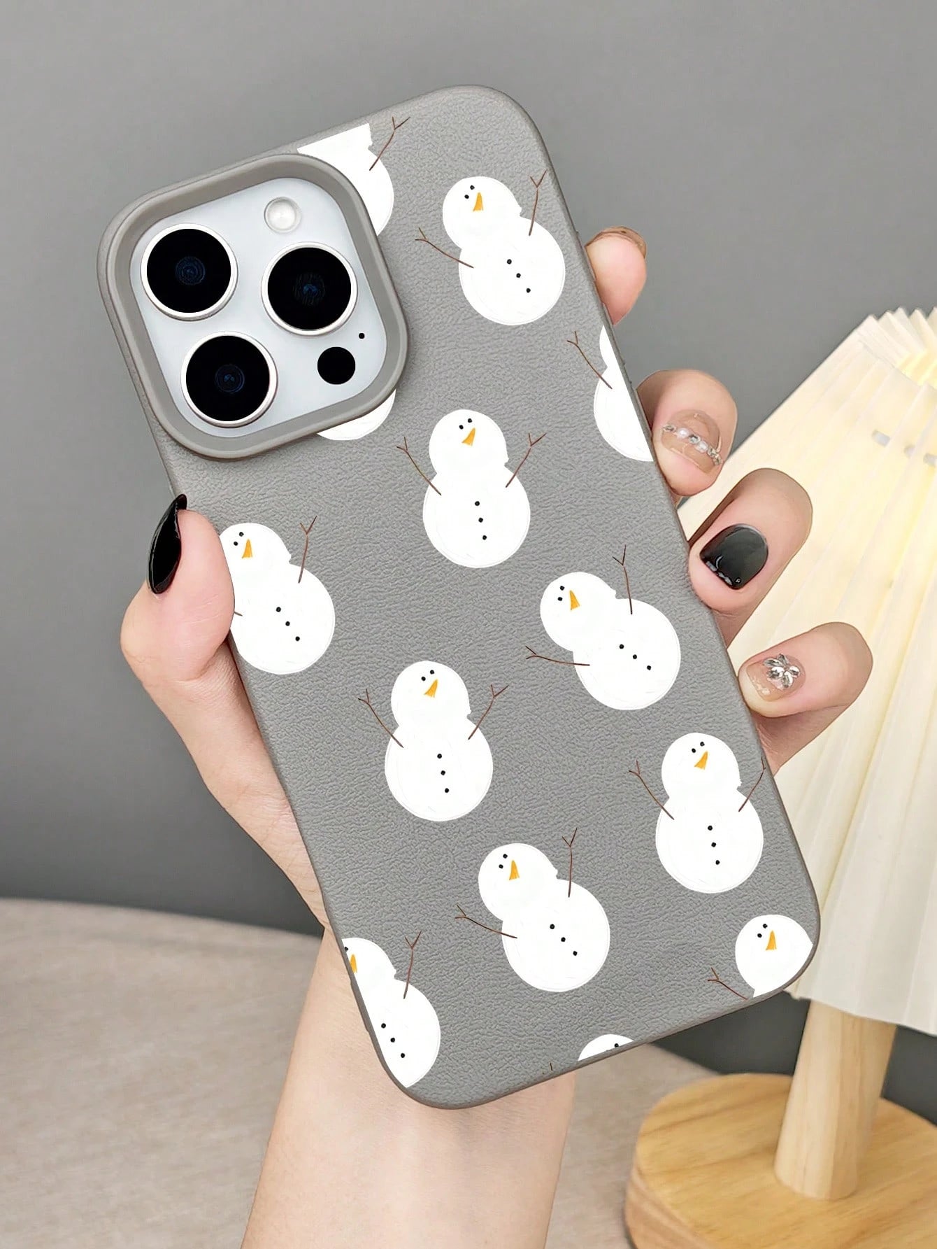 Simple Snowman Pattern Phone Case With A Holiday Winter Theme. Seasonal Cute Cartoon Character Printed Phone Accessories, Unisex, Compatible With Iphone 17 Pro Max/17pro/17Air/17/16promax/16pro/16plus