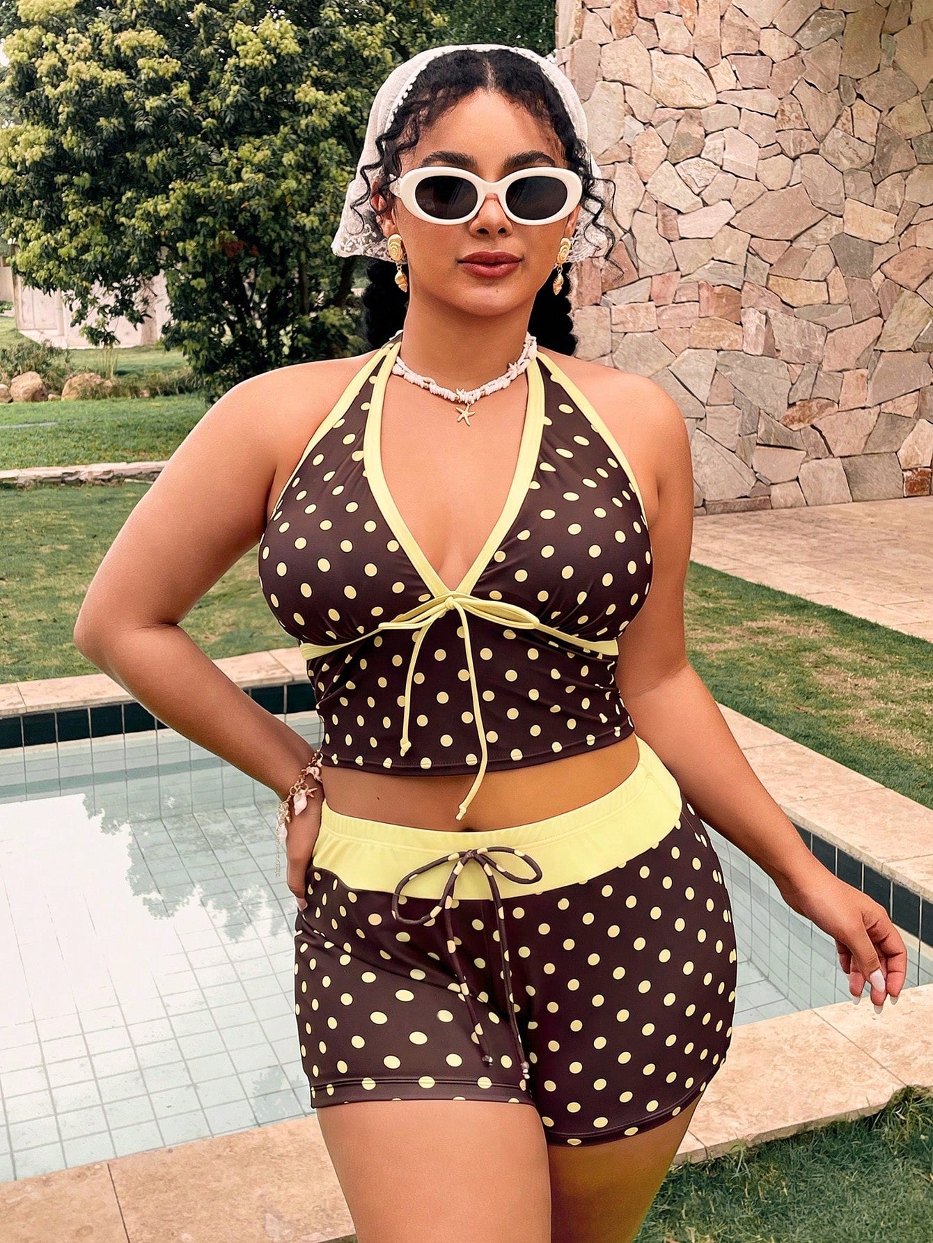 Slaydiva Plus Size Polka Dot Print Colorblock Halter Tie Tank Top And Shorts Set
