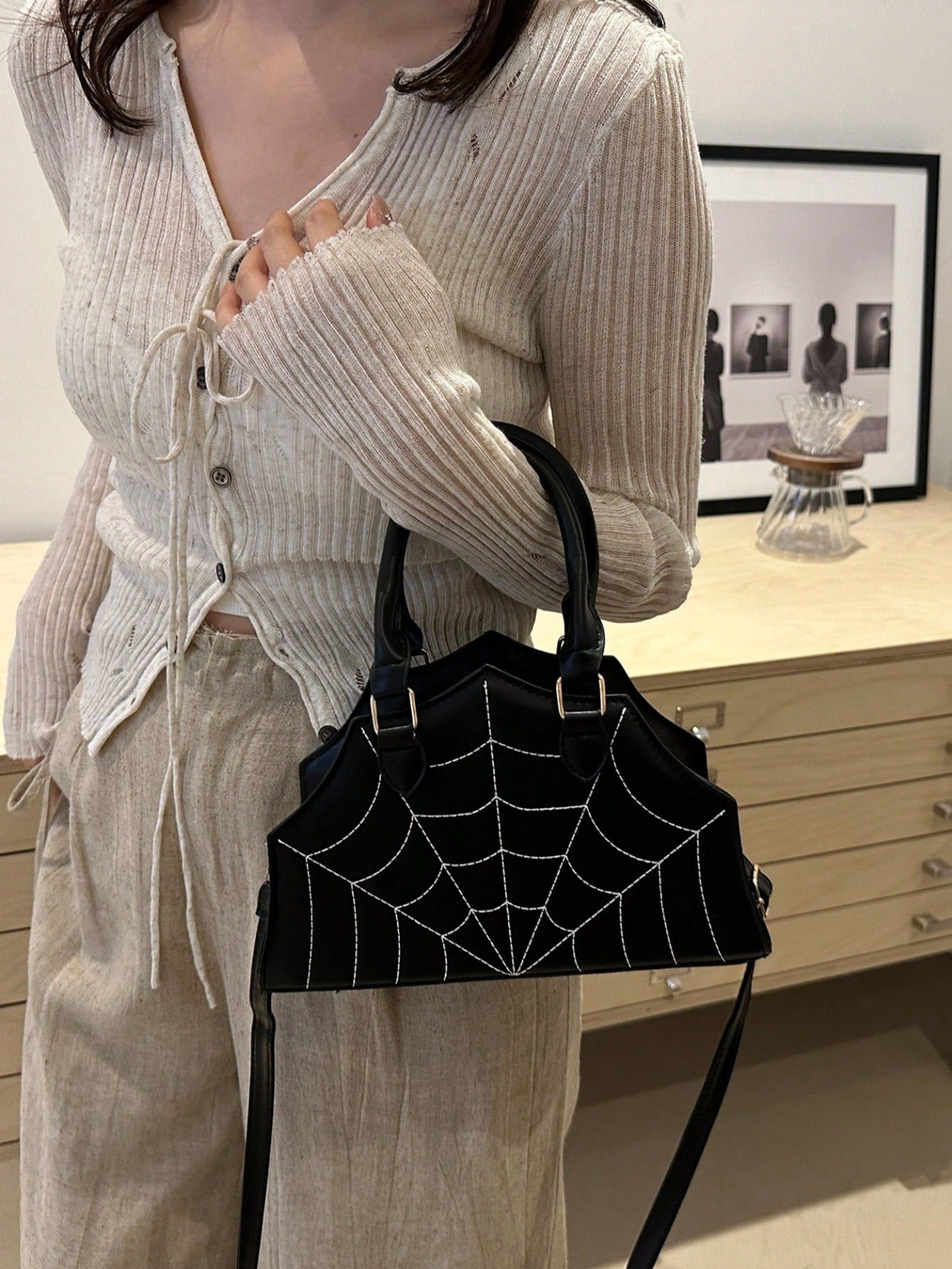 Spider Web Shaped Fashion Hand Bag, Tote Bag, Shoulder Bag For Halloween, Halloween Purse, Perfect For Fancy Party Halloween Fashion & Gothic Fashion, Best Halloween Gifts For Women, Perfectly Matchin