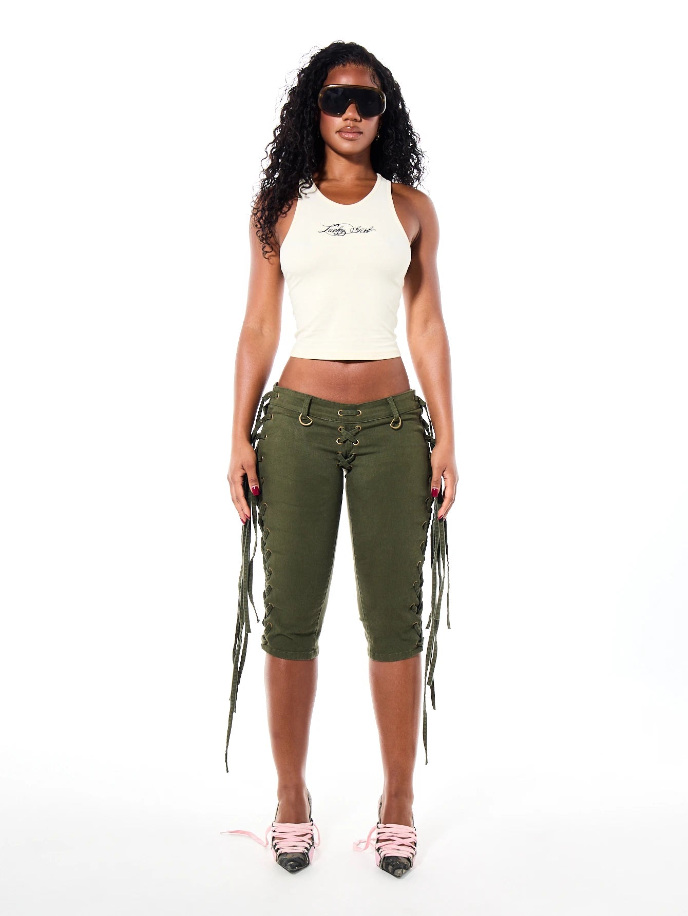 SUMWON Lucky Girl Script Print Ribbed Knit Sleeveless Crop Tank Top With Scoop Neck Summer Festival Night Out Y2K Style