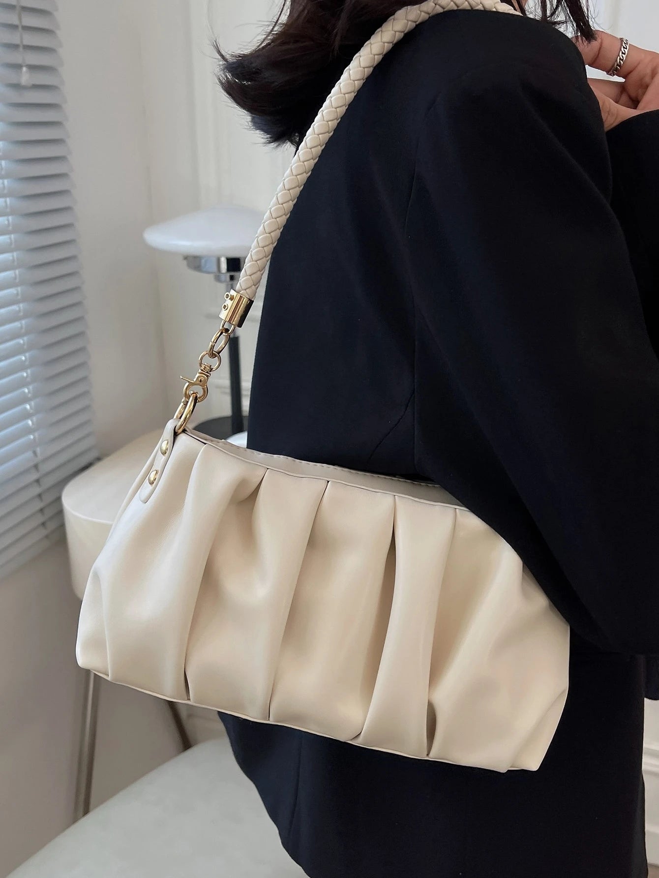 This Stylish Purple Khaki PU Handbag Features A Detachable Shoulder Strap And Pleated Design, Making It Suitable For Office Workers, Teachers, Students, Young Women And Fashionistas. Whether For Commu