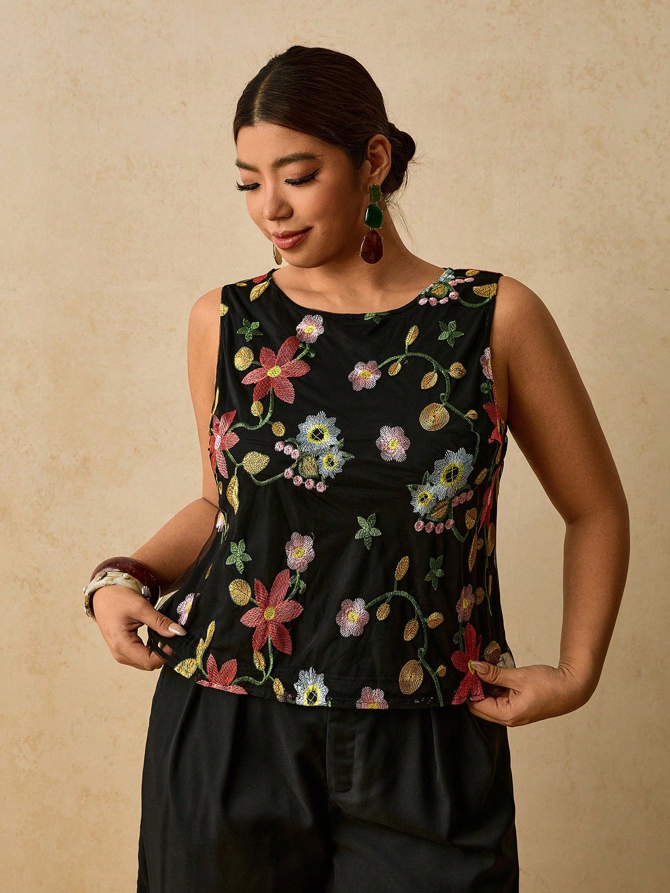 Travachic Plus Size Women's Floral Embroidered Pattern Casual Elegant Traditional Versatile Everyday Top Vacation Evening Black Summer