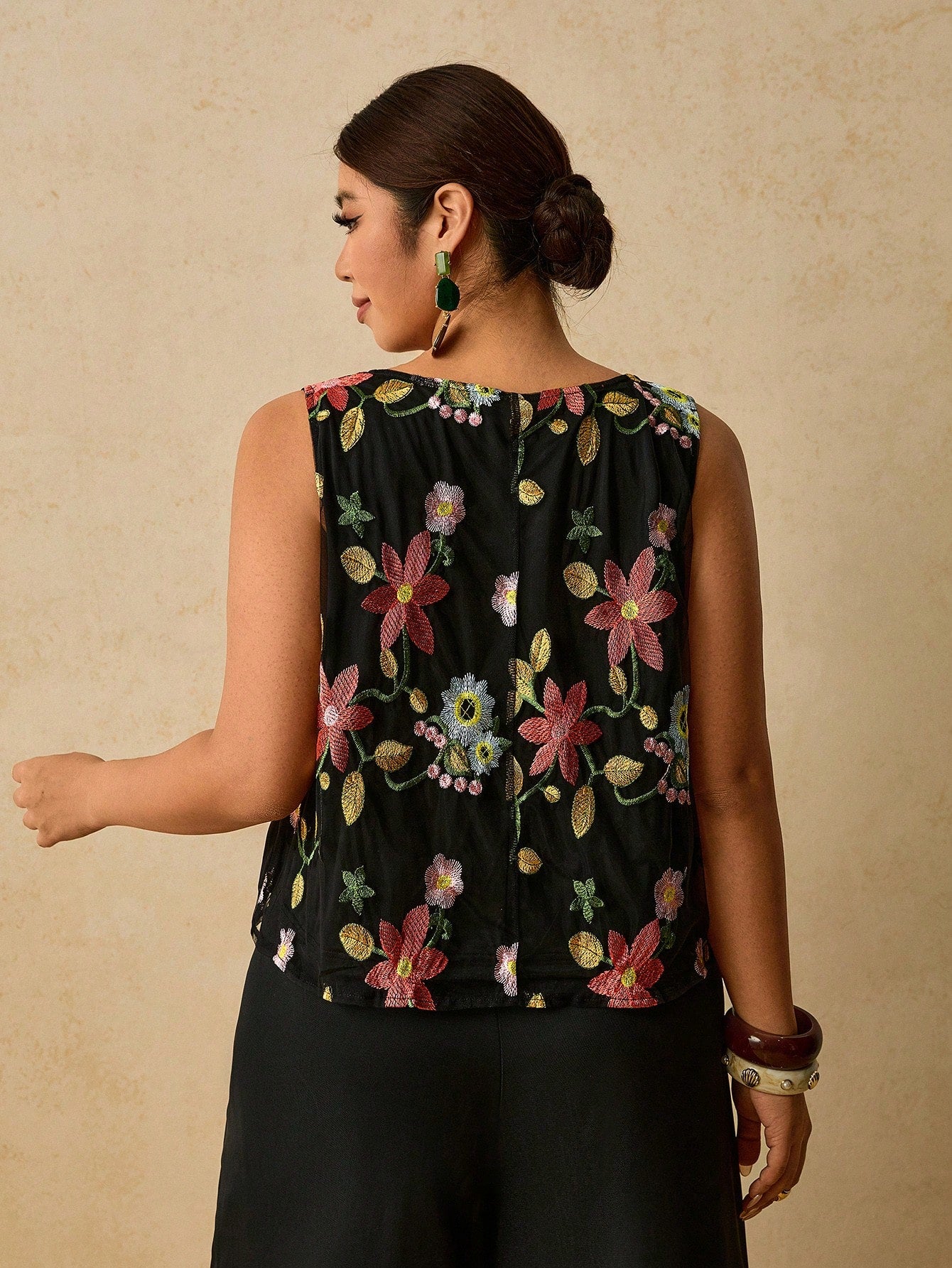Travachic Plus Size Women's Floral Embroidered Pattern Casual Elegant Traditional Versatile Everyday Top Vacation Evening Black Summer