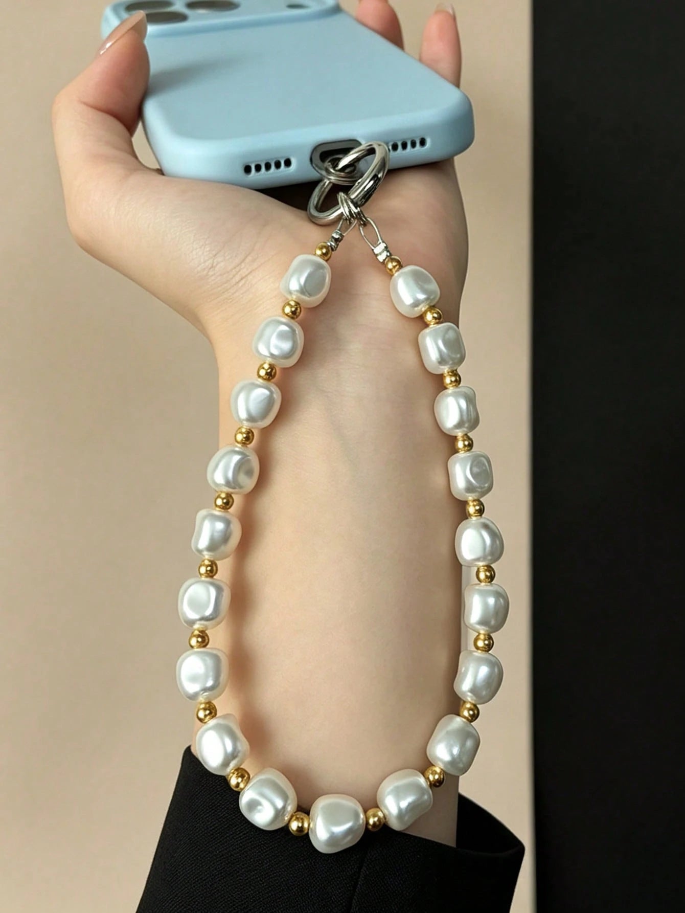 Vintage Baroque Irregular Pearl Phone Wrist Strap, Luxury Gold Spacer Bead Hand Chain, Versatile Cellphone Lanyard