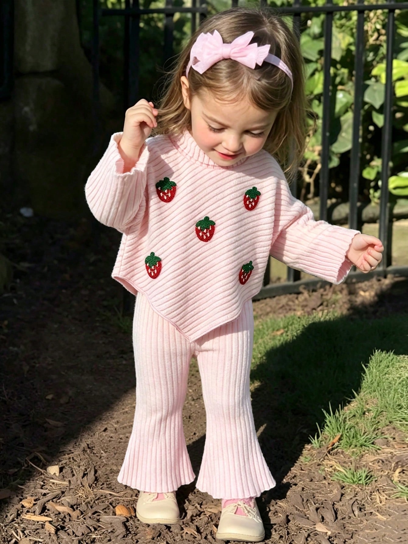 Vintaside Kids Baby Girl 0-3 Years Autumn Embroidered Strawberry Ribbed Knit Long Sleeve Top And Flare Pants Set, Pink, Suitable For Daily Wear, High Neck Casual Everyday Outfit