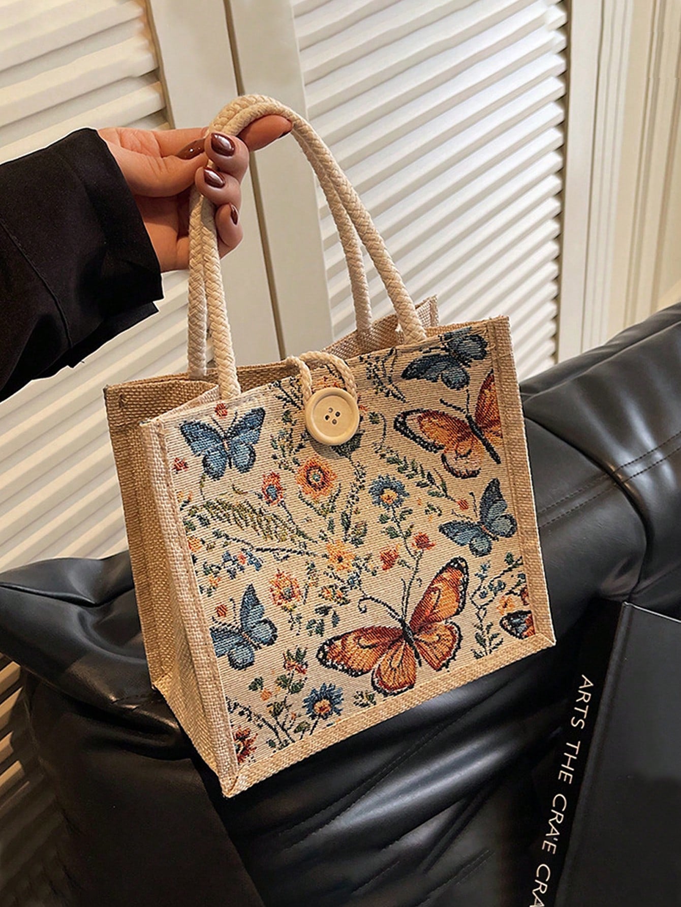 Women's Beige Linen Tote Bag-Suitable For Various Occasions Such As Dates, Back-To-School, The Beach, Commuting, Picnics, And Camping.