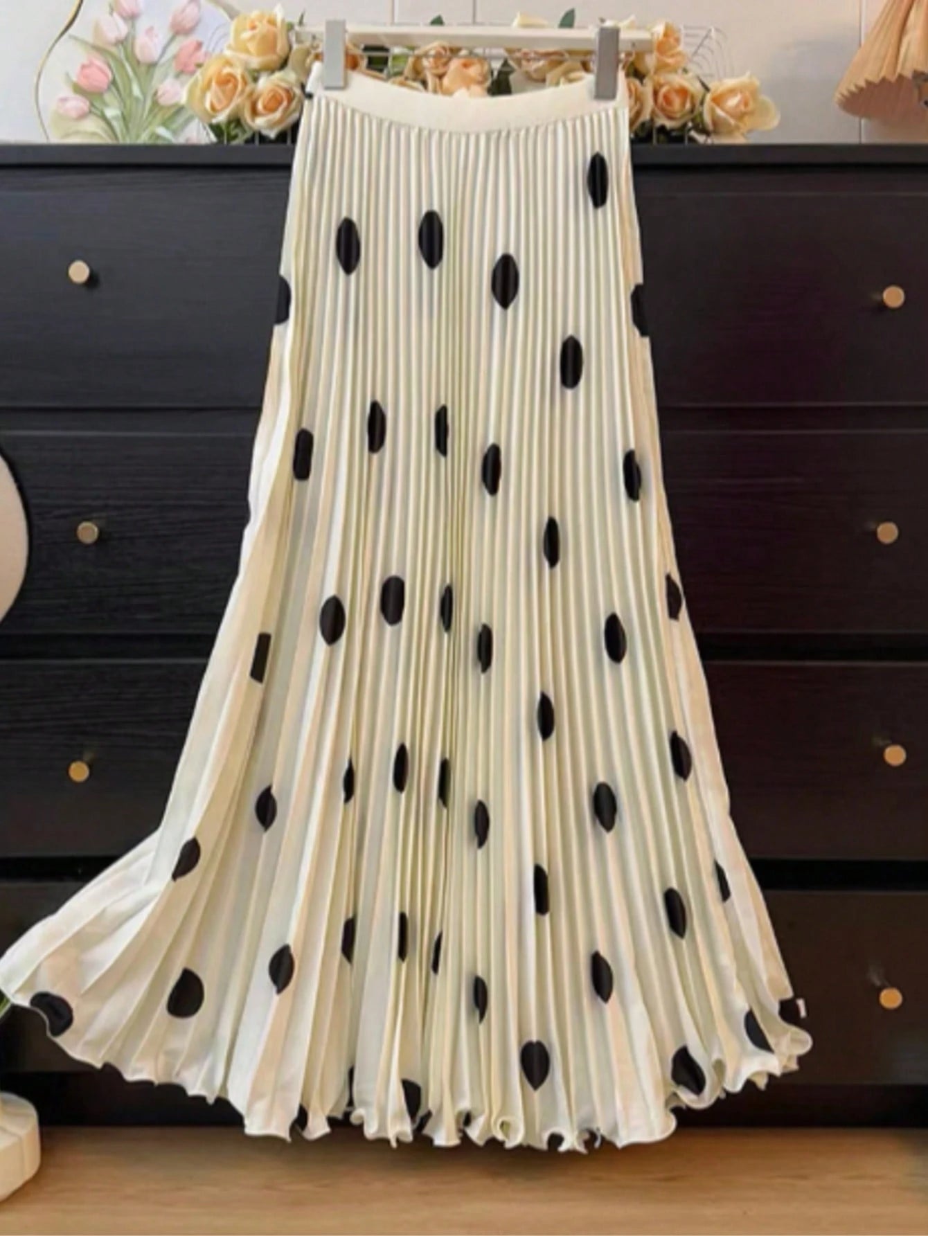 Women's High-Waisted Pleated Romantic Polka Dot Black & White Long Skirt, Elegant For Work, Casual, Beach, Resort, Afternoon Tea, Home Comfort, Young Style, Spring/Summer New Arrival