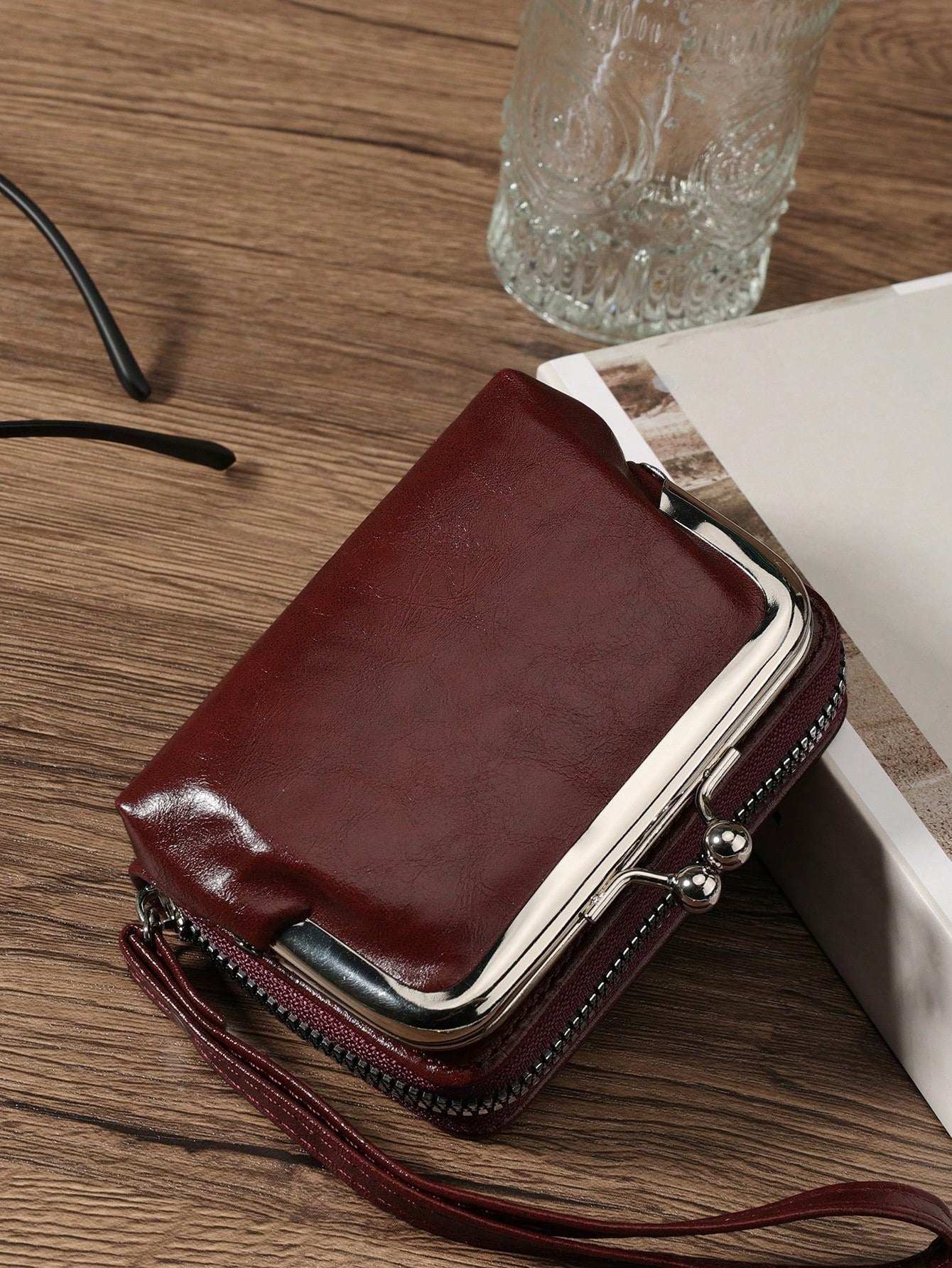 Women's Short PU Leather Wallet, Zipper Clasp Multi-Function Large Capacity Coin Purse Card Holder, Lightweight Fashion Modern Business Zipper Credit Card Wallet, Business Casual Teacher's Day Gift, A